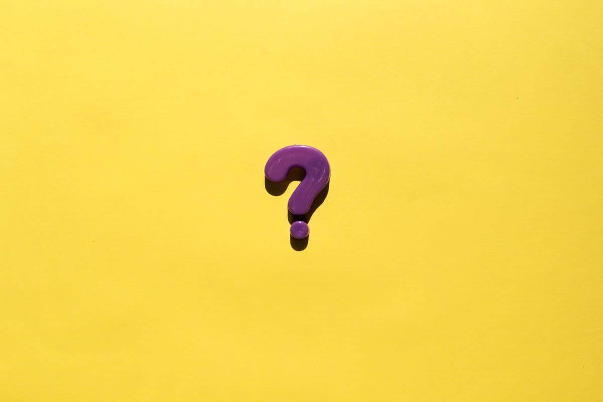 Otazník na žlutém podkladu