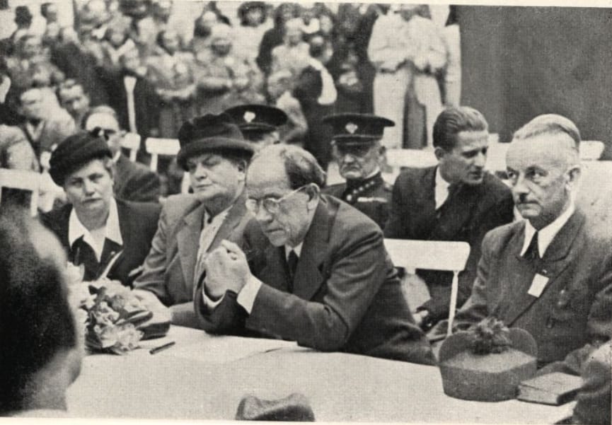 Antonín Zápotocký na návštěvě Janských Lázní v roce 1948