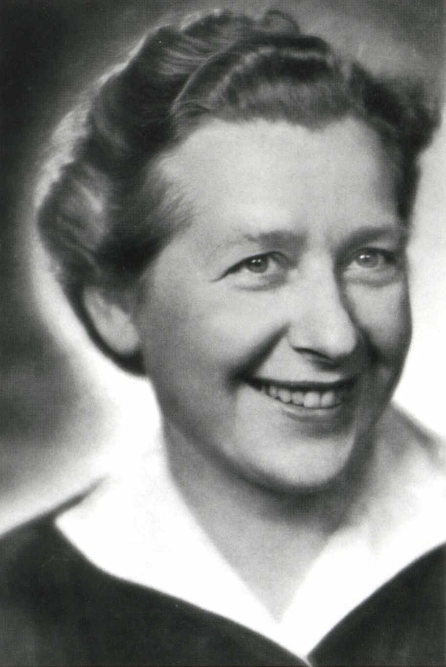 Milada Horáková (1901–1950) byla česká právnička, politička, bojovnice za práva žen, symbol odporu proti totalitě. 27. června 1950 byla popravena komunisty.