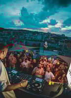 EXIT ROOFTOP /Terraza/