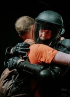 Direct Action Theatre: Pomáhat a Chránit // audiovizuální taneční performance