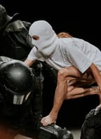 Direct Action Theatre: Pomáhat a Chránit
