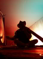 ONDŘEJ SMEYKAL | didgeridoo & gong