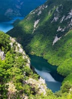 DRSNÁ KRÁSNÁ ALBÁNIE