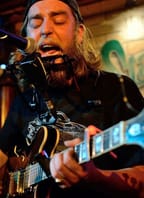 DIRTY DEEP – One Man Band (blues, Francie)