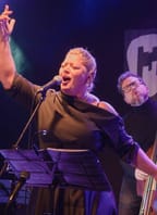 NAĎA Válová & band