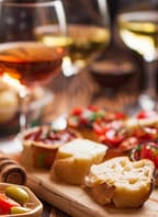 Wine & Tapas na střeše Vinařství THAYA