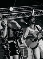 LENKA V DAVU | monjur