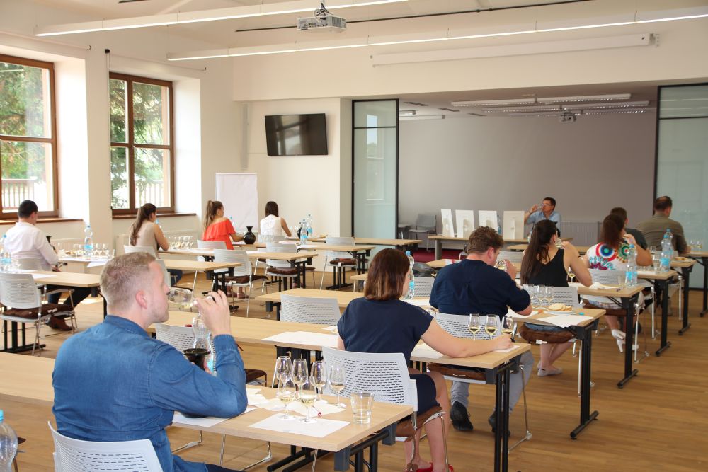 Výběr odborných senzorických posuzovatelů pro senzorickou analýzu vín podle ČSN EN ISO 8586