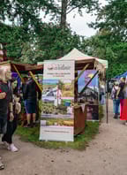 Hradecké nábřeží vína