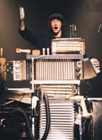 TEATRO MATITA: Charms je vinen