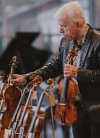Jaroslav Svěcený – Čtyři století evropských houslí