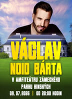 Václav Noid Bárta v amfiteátru zámeckého parku Kinských