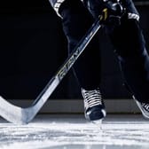 Rybníkový hokej - pro amatéry i budoucí hvězdy NHL