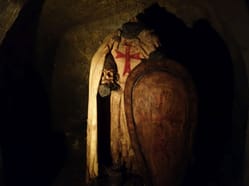 Dobové sochy v podzemí