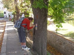 Takto vypadá údržba turistického značení.