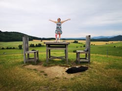 Obří stůl a židle na Lánském vrchu