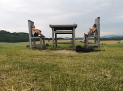 Obří stůl a židle na Lánském vrchu