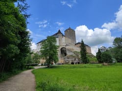 hrad Kost (pohled od údolí Plakánek)
