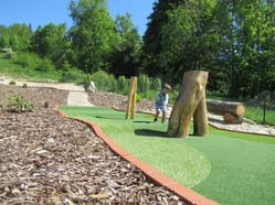 Adventure Golf Šumava - 18 jamkové hřiště