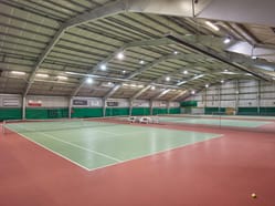 Tenis v Plechovce - 3 celoroční kurty v hale