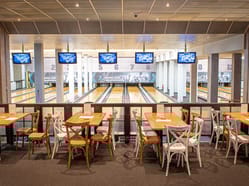 Xbowling Prosek DUO Praha - nově zrekonstruované 12-ti dráhové bowlingové centrum