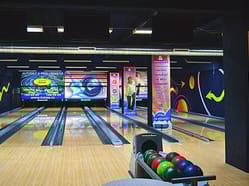 Raketa bowling Opava - 6 bowlingových drah