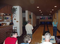 Bowling ve sportcentru Hartaclub - 2 dráhy pro až 16 hráčů