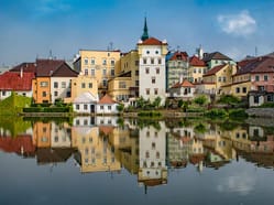 Dobrodružná dětská venkovní hra ve městě Jindřichův Hradec - najdete 15. poledník?