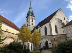 Dobrodružná dětská venkovní hra ve městě Jindřichův Hradec - najdete 15. poledník?