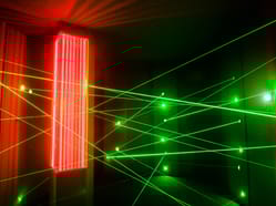 Laserové bludiště Liberec - dostaňte se ven bez doteku laseru