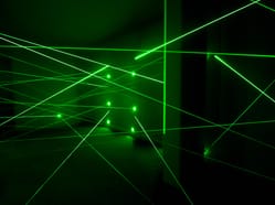 Laserové bludiště Liberec - dostaňte se ven bez doteku laseru