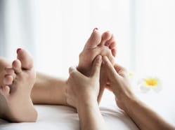 An Mo čínská tlaková masáž nohou v salonu Aromamasáže Olomouc - restartuje a zrelaxuje celé tělo
