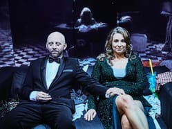Pod palmovkou: Žena filmového kritika