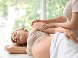 Těhotenská masáž u Vás doma - uvolnění a péče pro budoucí maminky