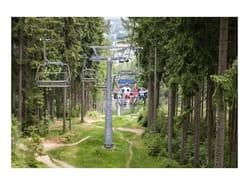 Venkovní úkrytová hra na Ještědu - Jak Vítek s Vojtou ztratili na Ještědu koloběžky