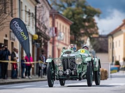 MG C Type z roku 1931 bude nejstarším vozem na trati