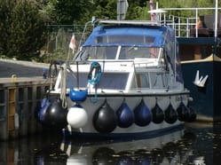 Dobrodružství na obytné lodi Viking 26 REGINA – staňte se kapitánem vlastních zážitků!