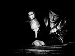 DIVADLO LÍŠEŇ ''Putin Lyžuje'' - hra o zrození vraha