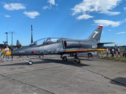Moderní český cvičný a lehký bitevní letoun L-39NG od Aera Vodochody na statické ukázce na Dnech NATO v Ostravě.