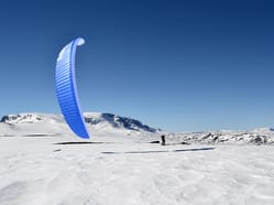 Snowkiting U Mojžíše v Liberci - nauč se kiting na sněhu
