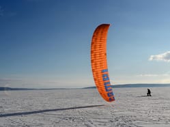 Snowkiting U Mojžíše v Liberci - nauč se kiting na sněhu