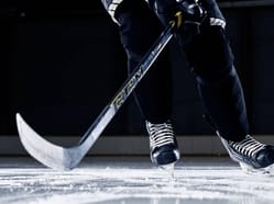 Rybníkový hokej - pro amatéry i budoucí hvězdy NHL