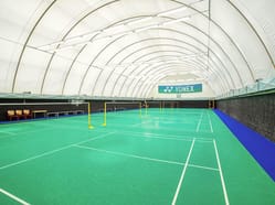 Badminton ve sportovním centru Hector - 5 kurtů v kryté hale
