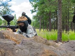 Paintball v areálu Slověnický mlýn Lišov - zažijte adrenalin a napětí