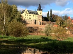 Pohled od řeky Sázavy