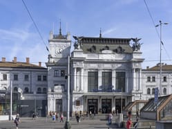 Pohled na staniční budovu