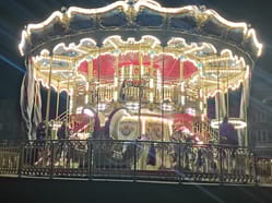 Nádherný kolotoč v Gdaňsku osloví nejen děti.