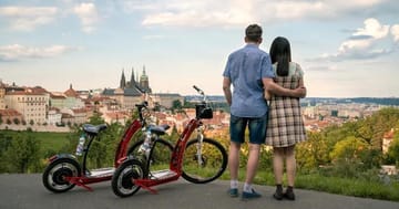 Prohlídky Prahy na elektrických skútrech s průvodcem – Objevte skrytá místa města na pohodlném skútru