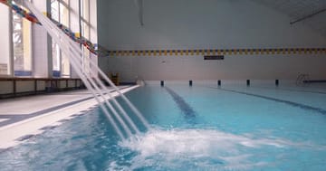 Bazén Čelákovice – ideální místo pro sportovní vyžití i odpočinek